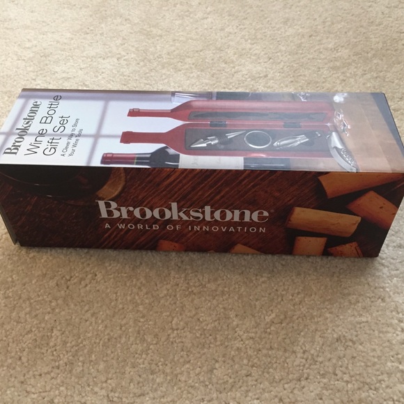 Brookstone Dining New In Box Brookstone Wine Bottle Gift Set In
